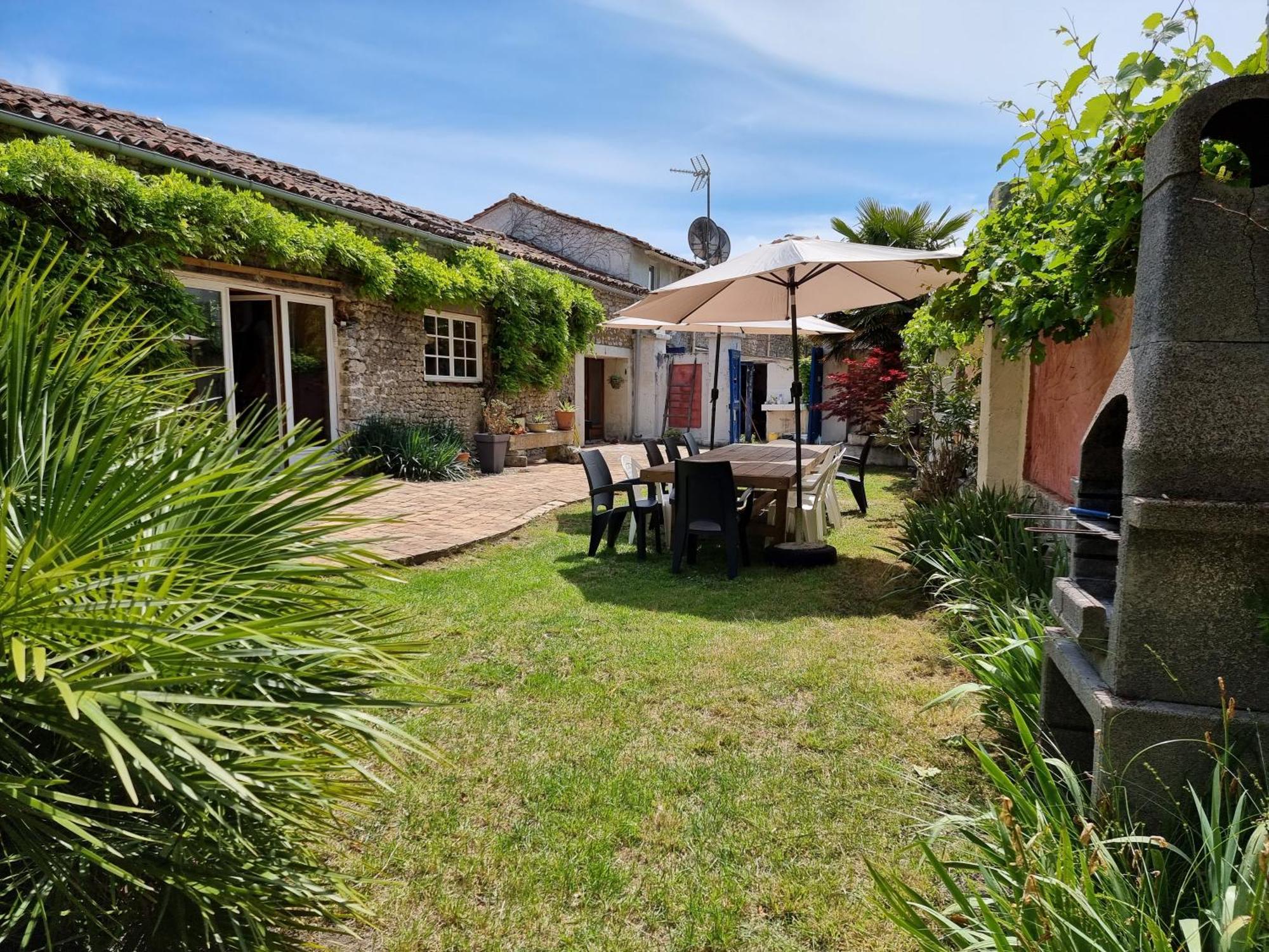 Domaine De Rochebonne Villa Saint-Just-Luzac Luaran gambar