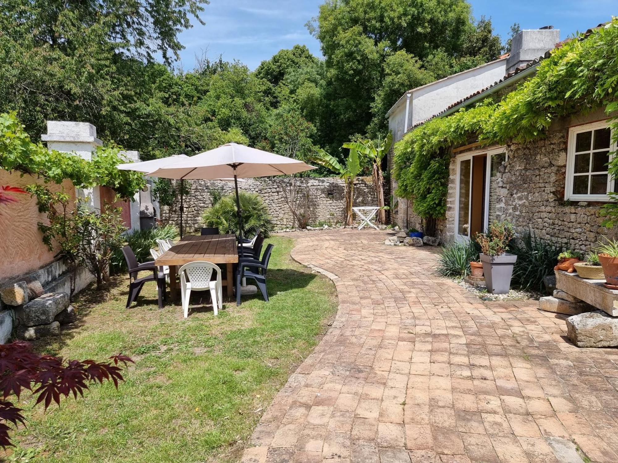 Domaine De Rochebonne Villa Saint-Just-Luzac Luaran gambar