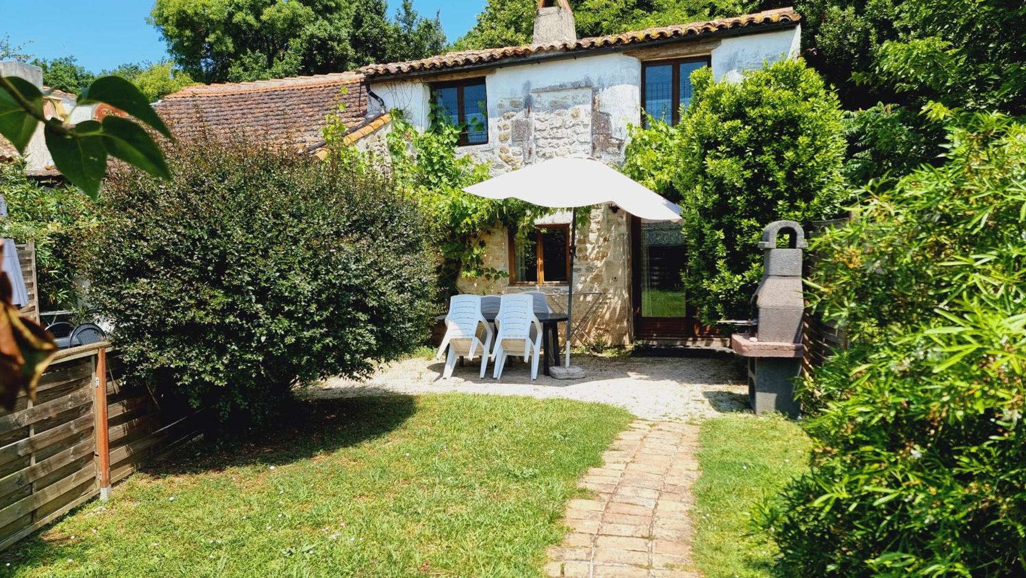 Domaine De Rochebonne Villa Saint-Just-Luzac Luaran gambar